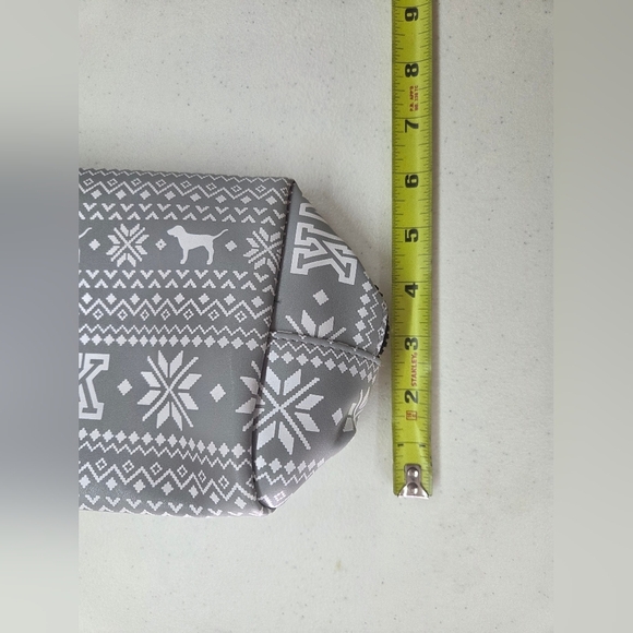 Victoria's Secret PINK - Cosmetic/toiletry Bag - Picture 2 of 3